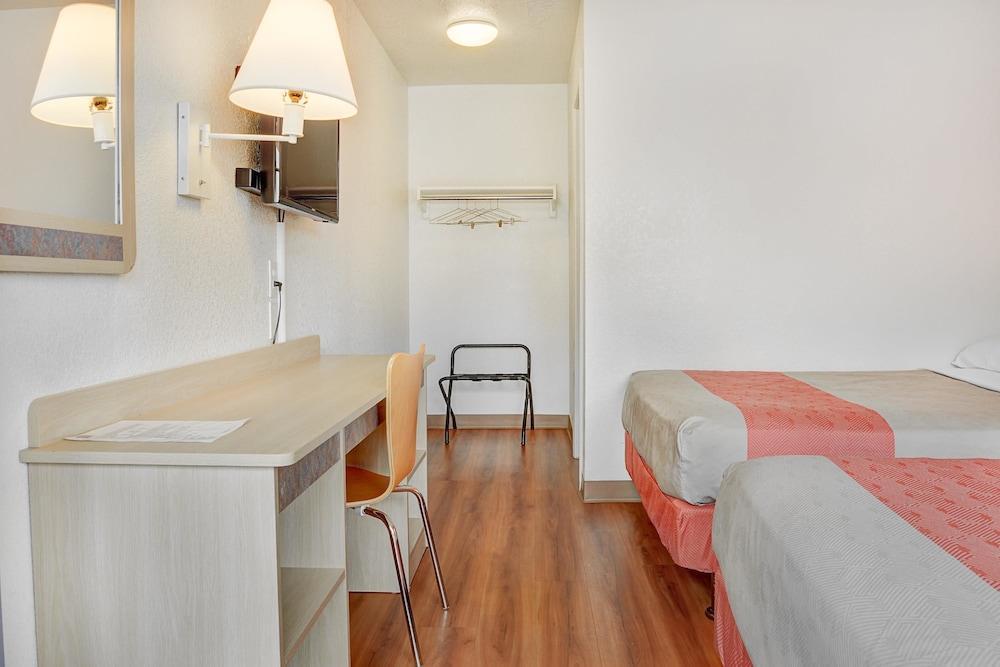 Hotel 6 Ctrl